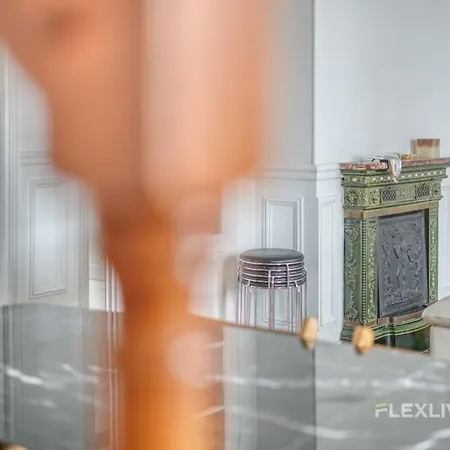 Flexliving - Bedroom - Vincent Auriol בית נופש פריז